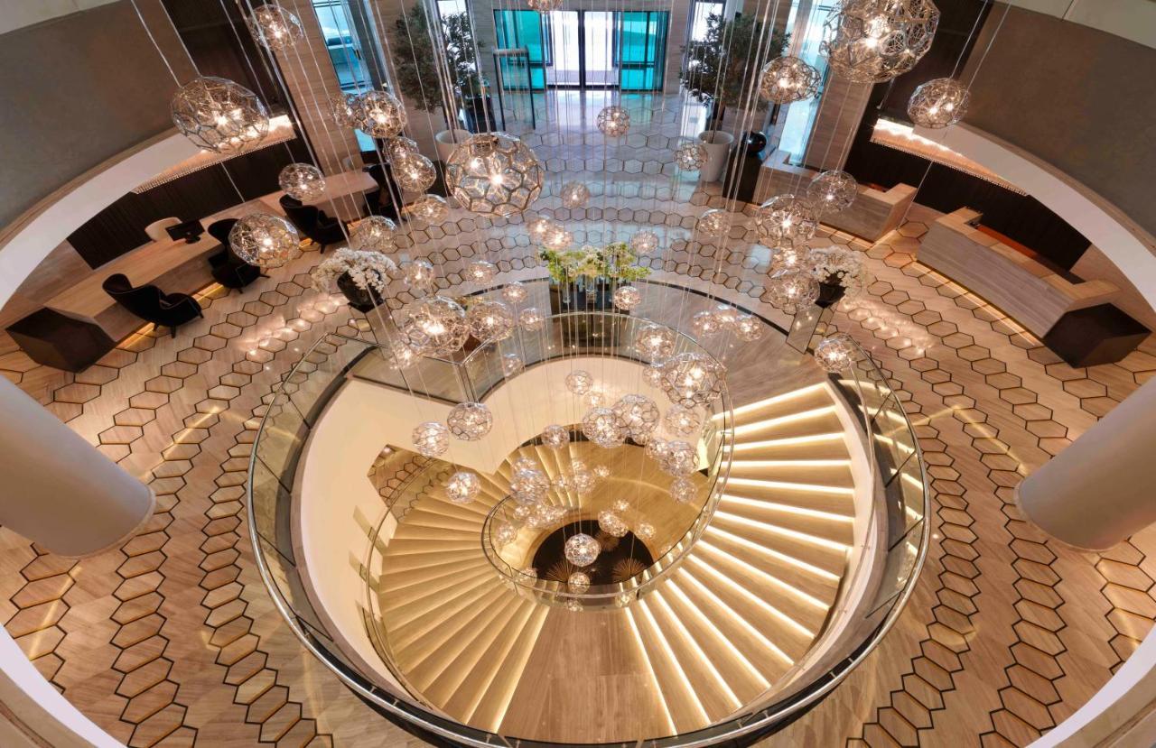 Fairmont Riaad Buitenkant foto The staircase at the entrance of the hotel