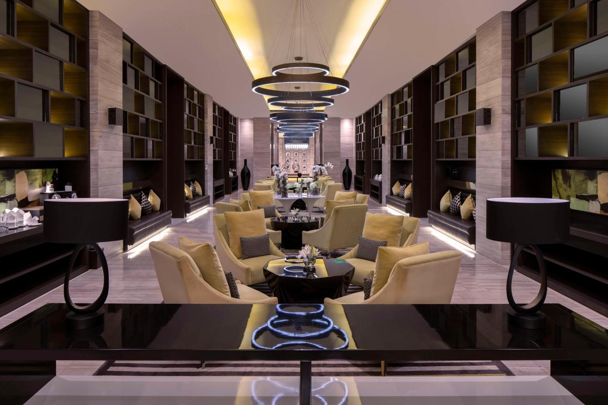 Fairmont Riaad Buitenkant foto The lobby of the hotel