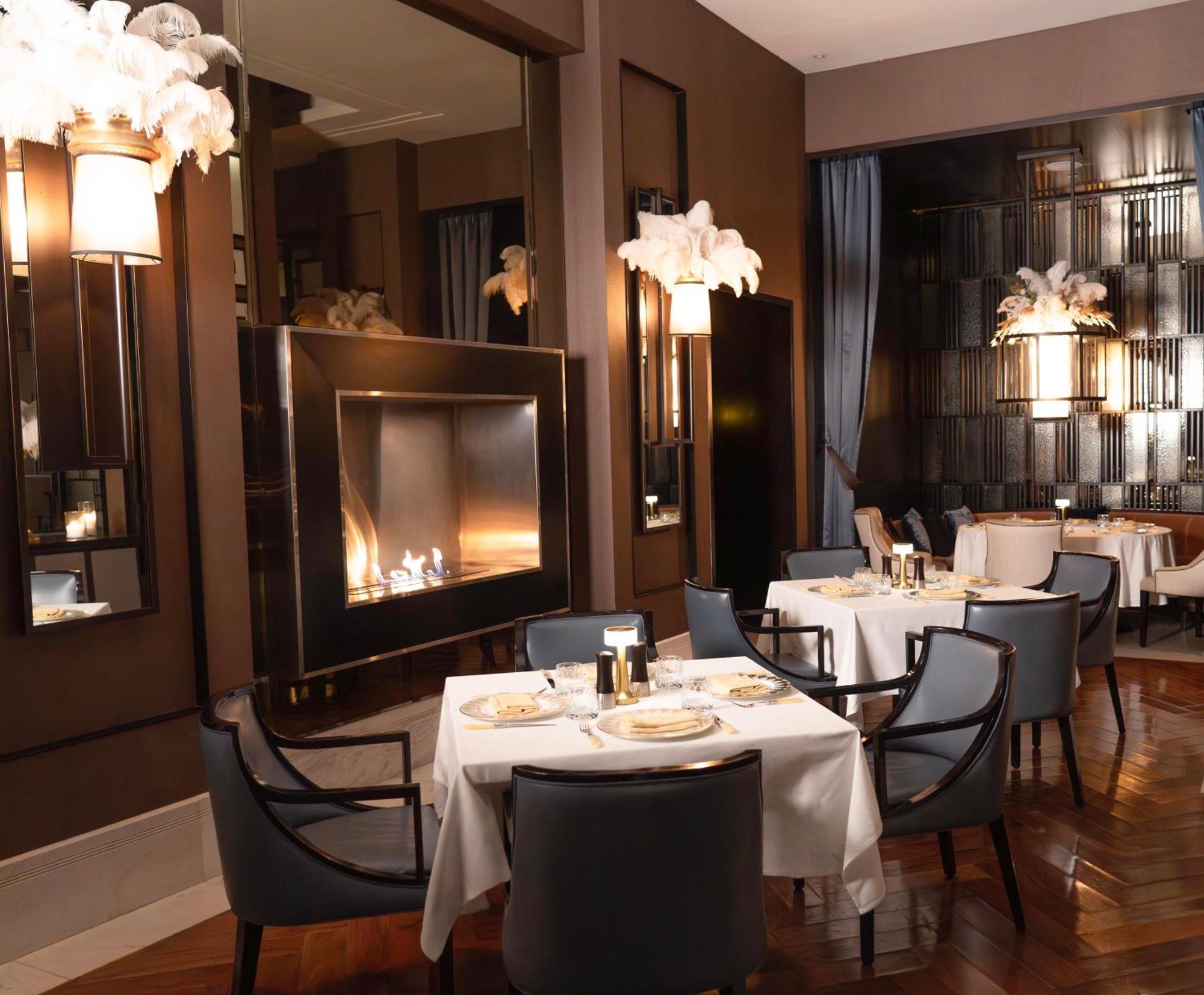 Fairmont Riaad Buitenkant foto Interior of the restaurant