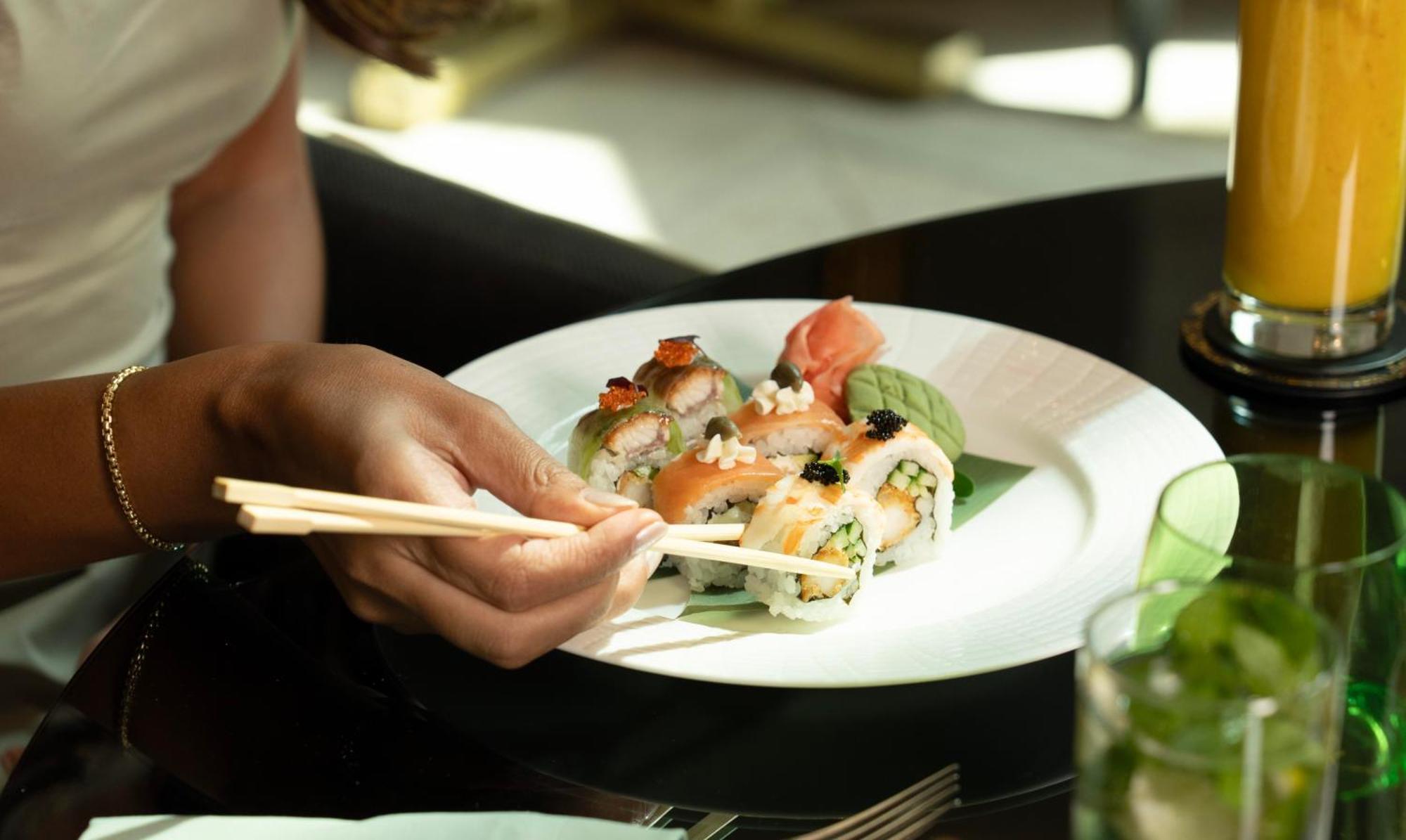 Fairmont Riaad Buitenkant foto Sushi